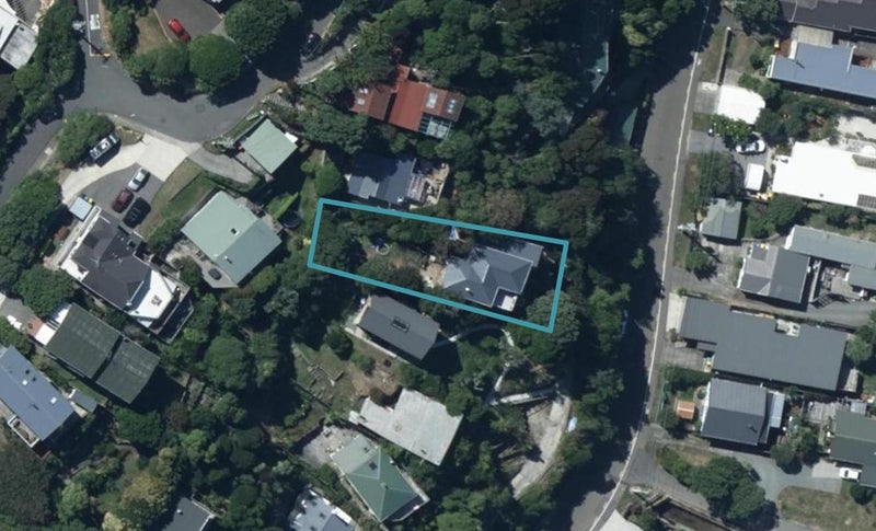 15 Airlie Road, Plimmerton, Porirua - Carousel 1