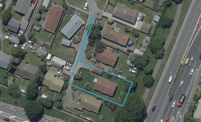 37 Pensacola Crescent, Broomfield, Christchurch - Carousel 1