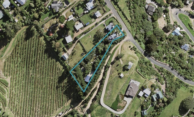 403 Sea View Road, Onetangi, Waiheke Island - Carousel 1