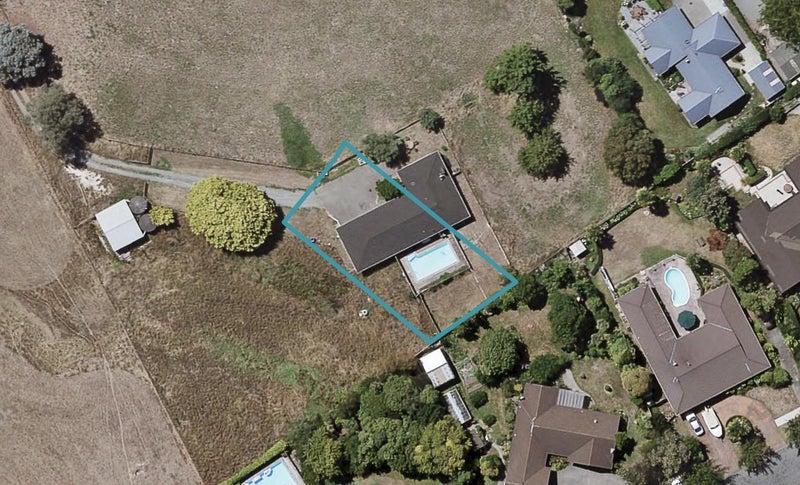 27 Selby Lane, HAVELOCK NORTH - Carousel 1