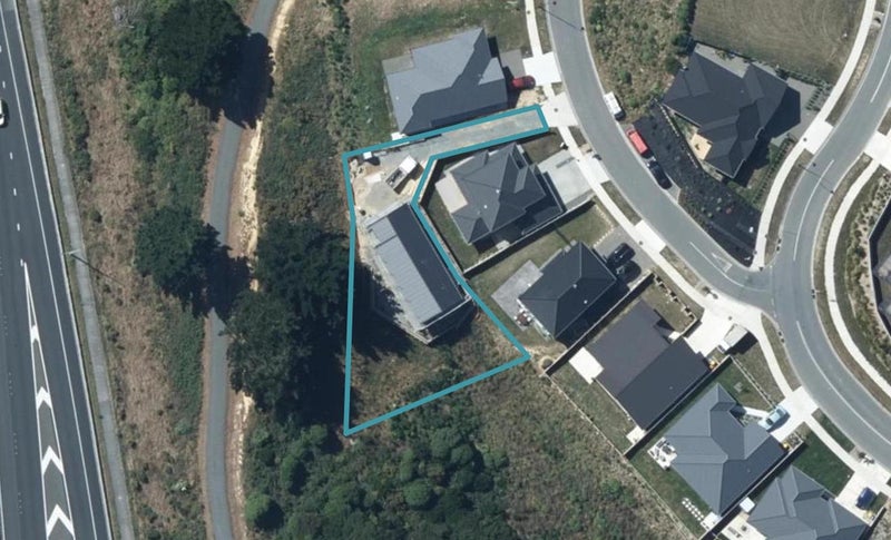7 Wairau LANE, Aotea, PORIRUA - Carousel 1
