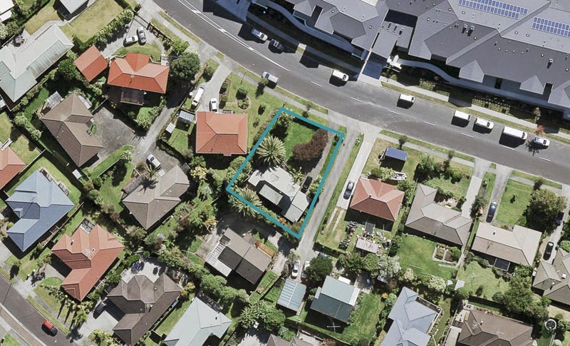 94 Unsworth Drive, Unsworth Heights, Auckland - Carousel 1
