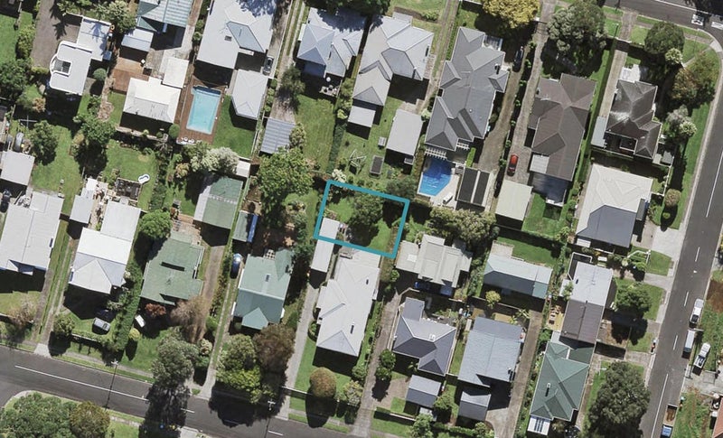 25D Fernleigh Avenue, Royal Oak, Auckland - Carousel 1