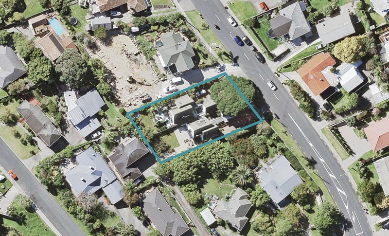 1/490 Beach Road, Murrays Bay, Auckland - Carousel 1