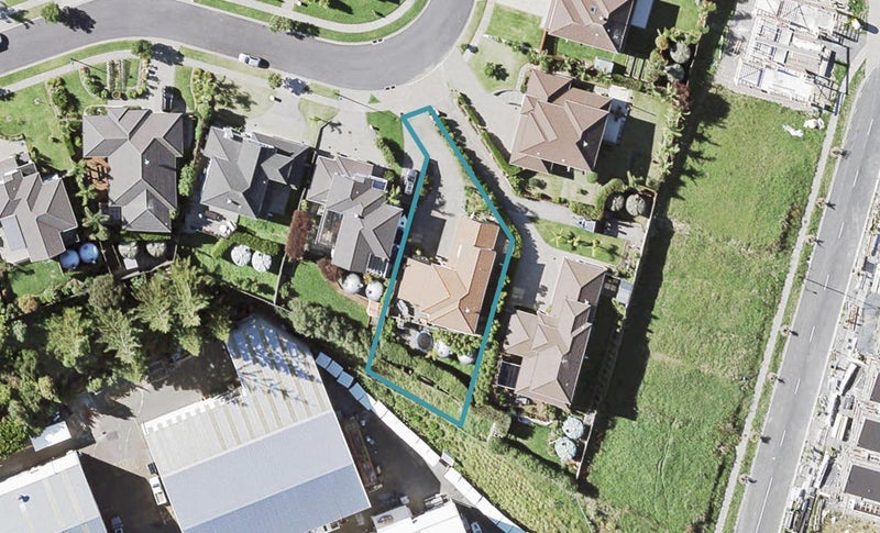 111 Pine Harbour Parade, Beachlands, Auckland - Carousel 1