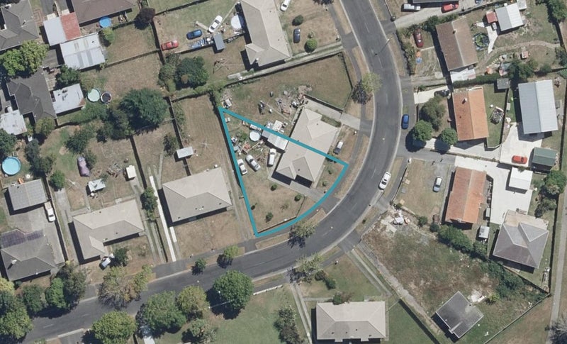 21 Sare Crescent, Fairfield, Hamilton - Carousel 1