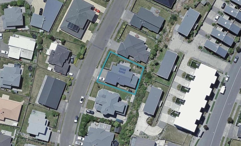 11 Ashwood Street, Woodridge, Wellington - Carousel 1