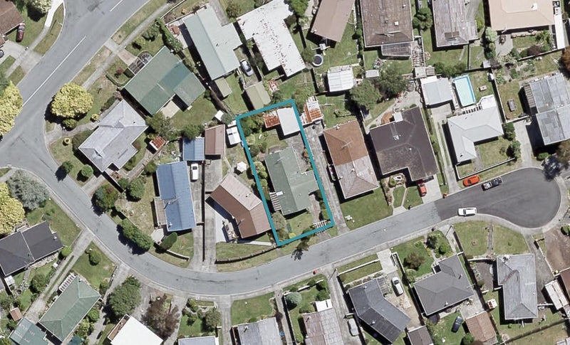 7 Haylock Grove, Totara Park, Upper Hutt - Carousel 1