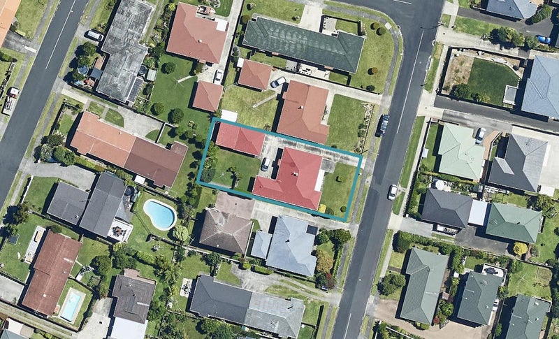 21 Whitaker Street, Otumoetai, Tauranga - Carousel 1