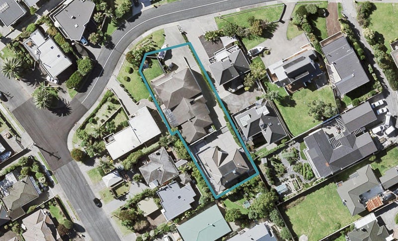 2/1 Lynton Road, Bucklands Beach, Auckland - Carousel 1