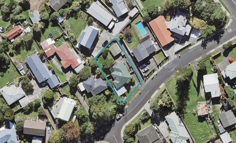 37 Dellwood Avenue, Henderson, Auckland - Carousel 1