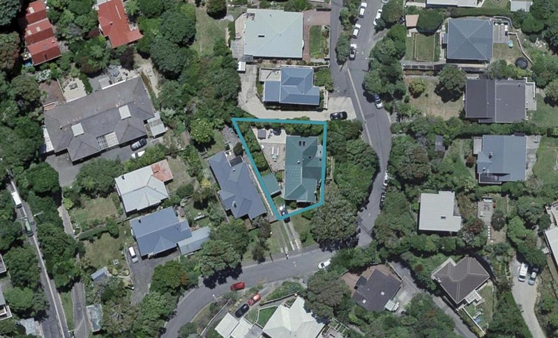 7 Highland Crescent, Wadestown, Wellington - Carousel 1