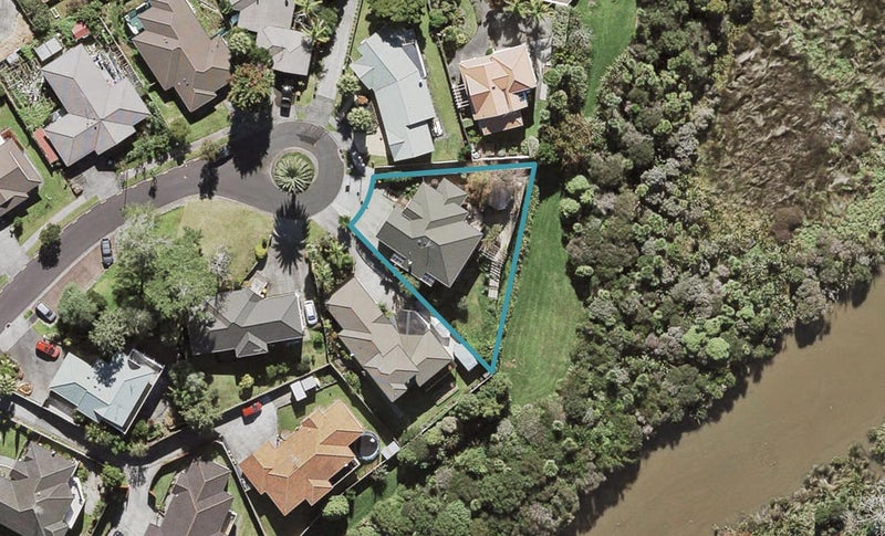 27 Jubaea Place, Henderson, Auckland - Carousel 1