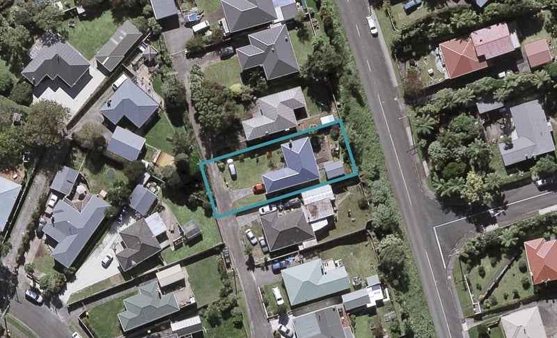 5 Barry Lane, Ferndale, New Plymouth - Carousel 1