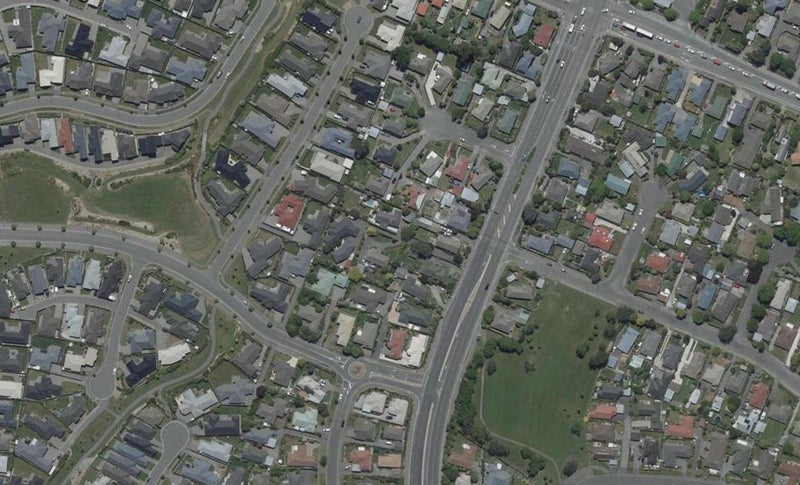 16 Masham Road, Broomfield, Christchurch - Carousel 1