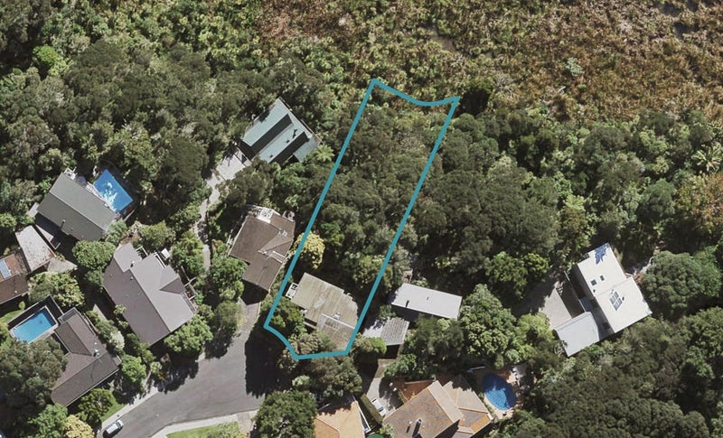 18 Learmonth Avenue, Birkenhead, Auckland - Carousel 1