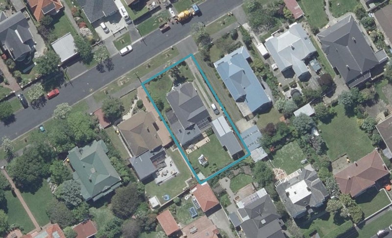 17 Sandringham Street, Saint Clair, Dunedin - Carousel 1