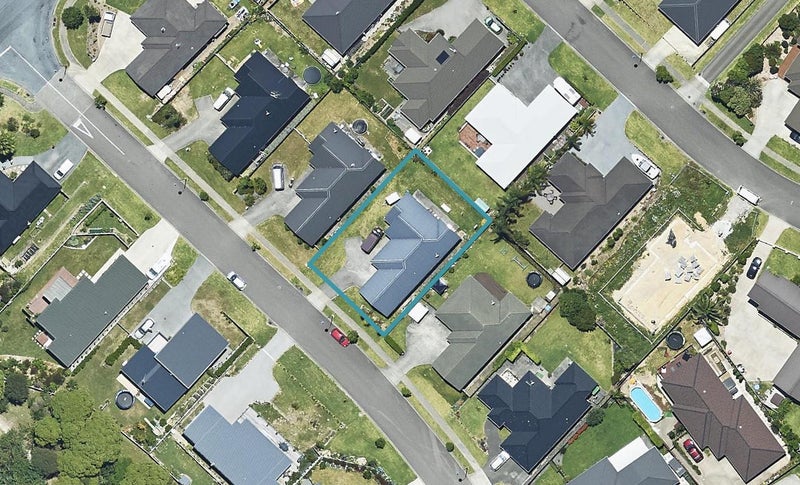 11 Danny Place, Pyes Pa, Tauranga - Carousel 1