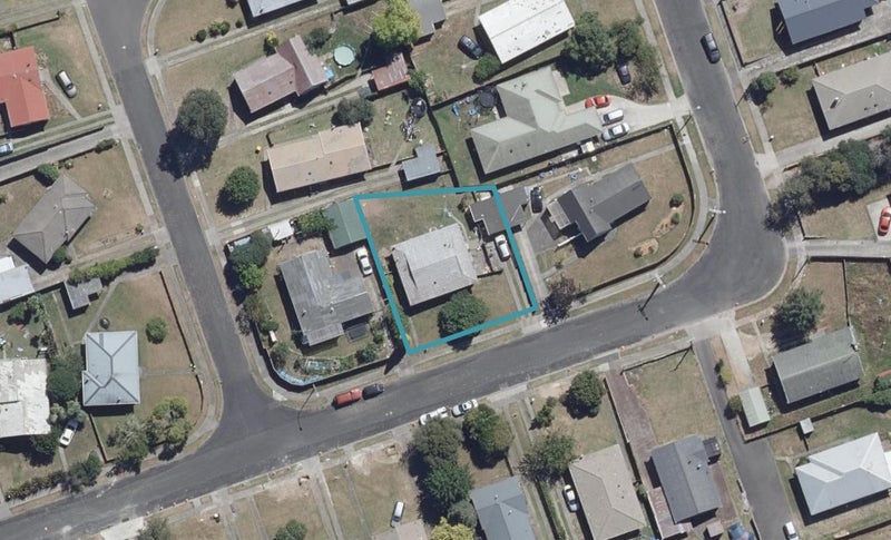 24 Halberg Crescent, Chartwell, Hamilton - Carousel 1