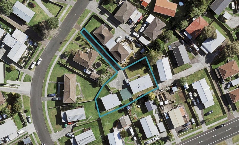 2/9 Kennington Drive, Clendon Park, Auckland - Carousel 1
