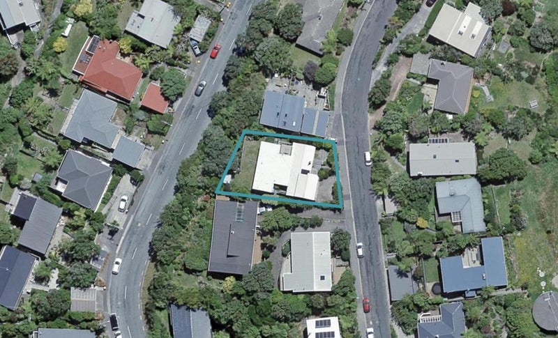 6 Versailles Street, Karori, Wellington - Carousel 1