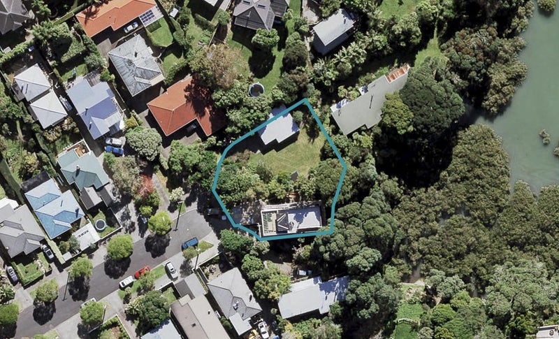 33 Seacombe Road, Point Chevalier, Auckland - Carousel 1