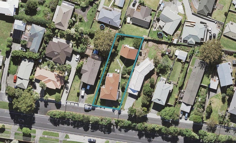 46 Triangle Road, Massey, Auckland - Carousel 1