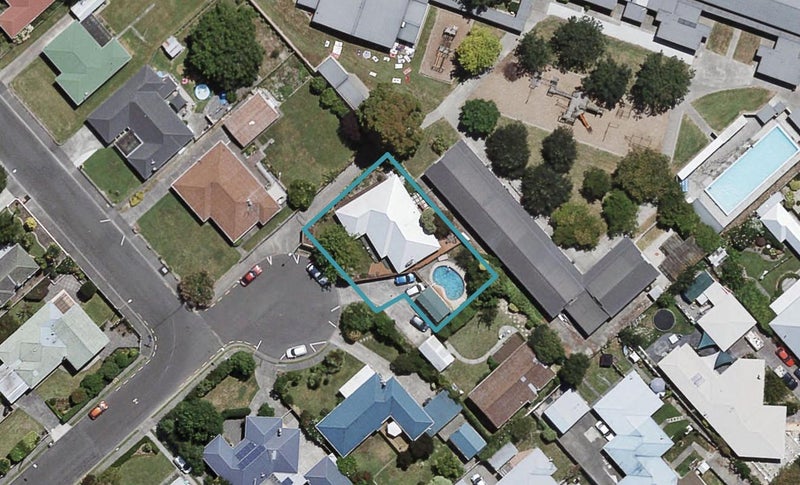 2 Menin Road, Onekawa, Napier - Carousel 1