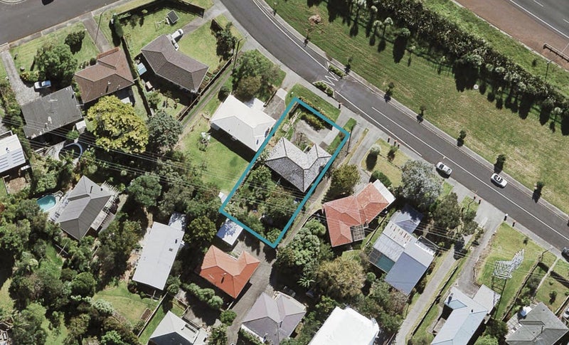 77 Hendry Avenue, Hillsborough, Auckland - Carousel 1