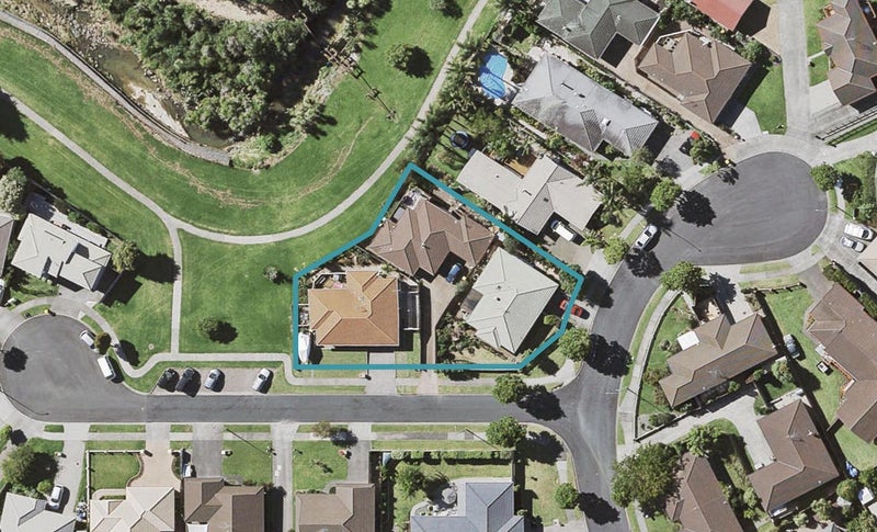 3/16 Bernie Edwards Place, Botany Downs, Auckland - Carousel 1