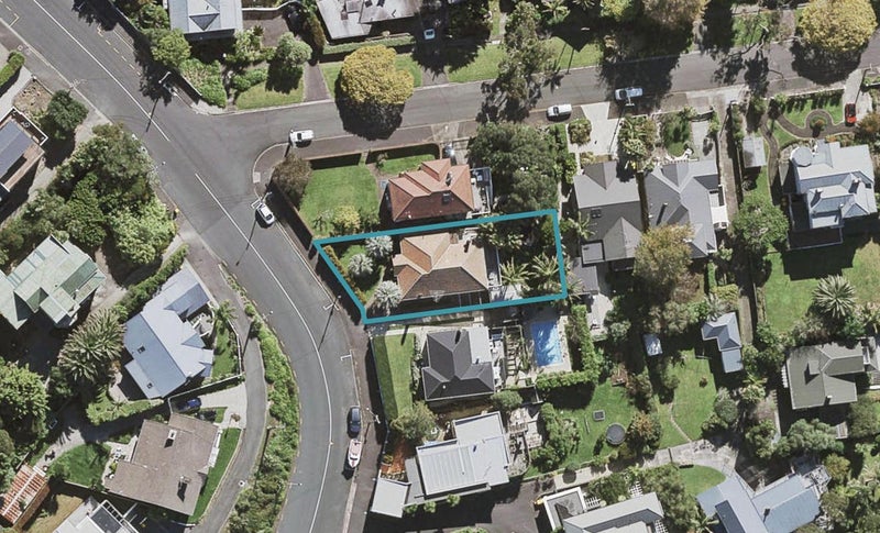 39 Hinemoa Street, Birkenhead, Auckland - Carousel 1
