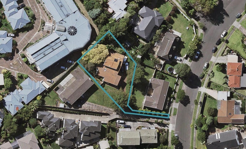 28 Pyatt Crescent, Saint Johns, Auckland - Carousel 1