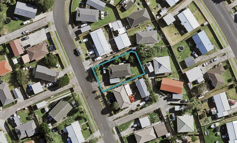 10 Dungarvon Place, Clendon Park, Auckland - Carousel 1