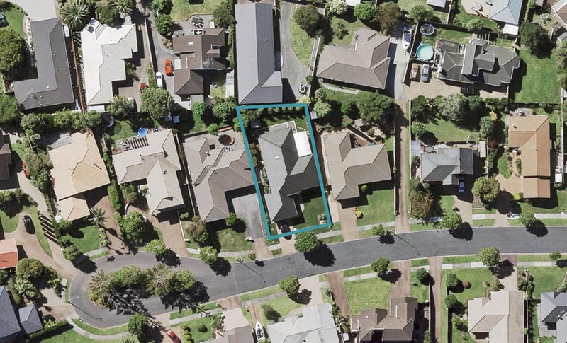 17 Simon Owen Place, Golflands, Auckland - Carousel 1