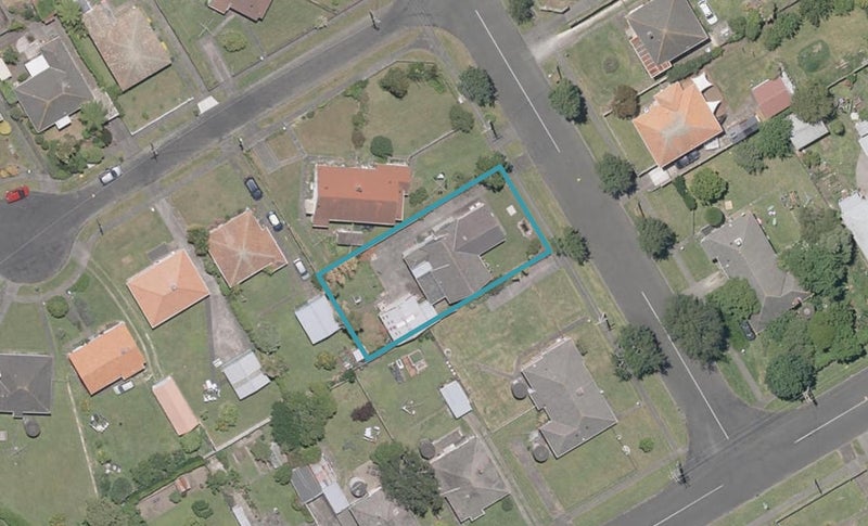32 Millward Street, Whanganui East, Whanganui - Carousel 1