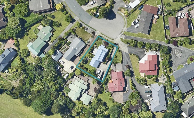 11 Bradley Place, Lynmore, Rotorua - Carousel 1