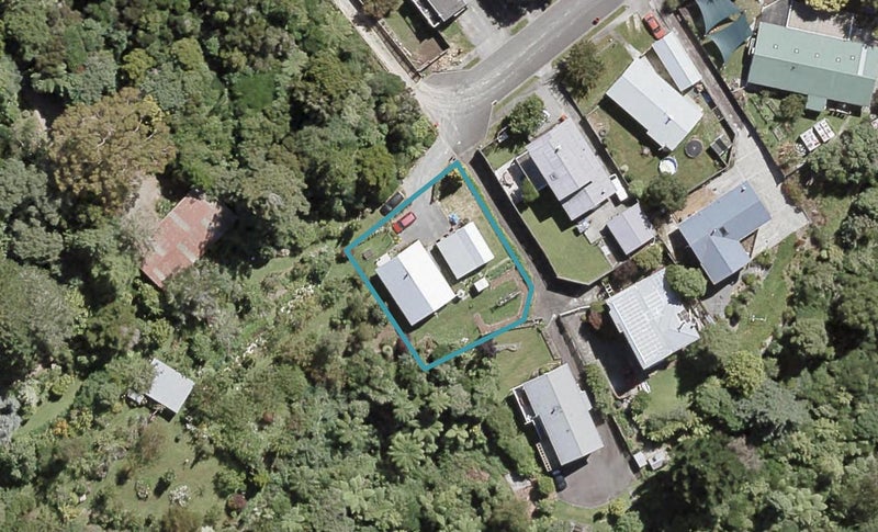 11 Serenity Grove, Maoribank, Upper Hutt - Carousel 1