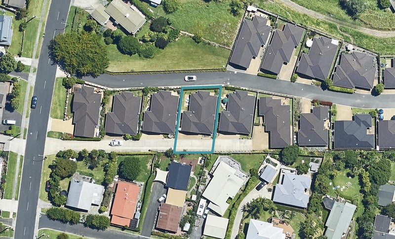 7 Darraghs Lane, Brookfield, Tauranga - Carousel 1