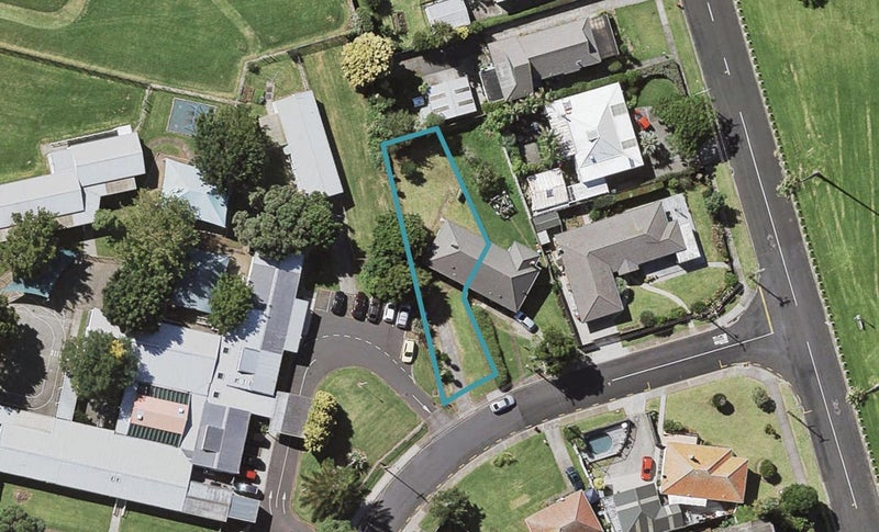 9 Benghazi Road, Panmure, Auckland - Carousel 1