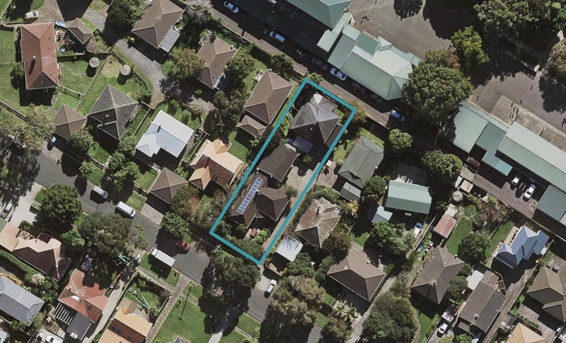 15A Houpara Street, One Tree Hill, Auckland - Carousel 1
