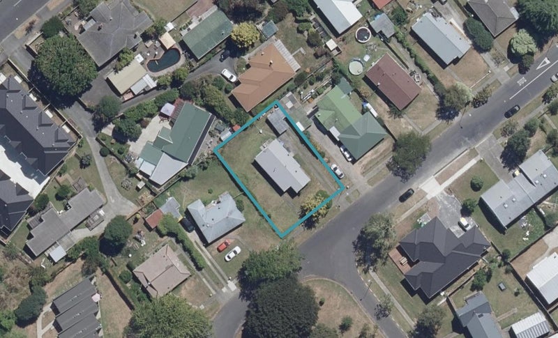10 Crosher Place, Silverdale, Hamilton - Carousel 1