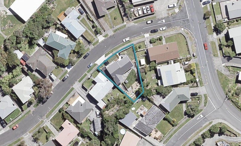2 Barberry Grove, Maungaraki, Lower Hutt - Carousel 1