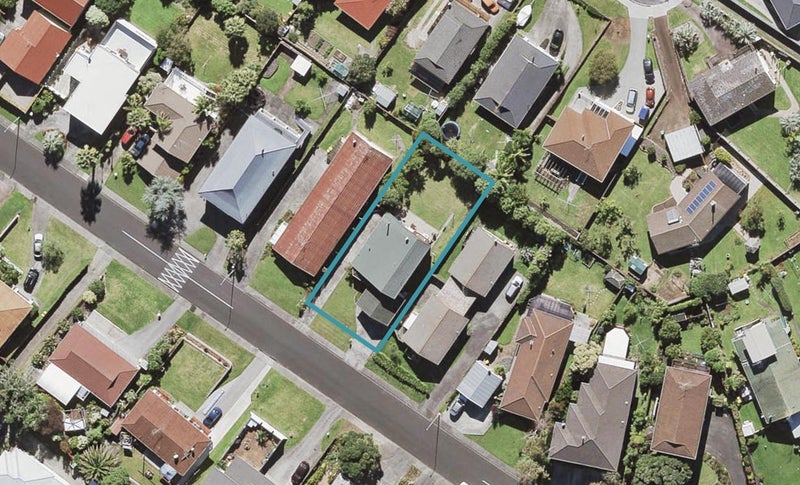 16 Pakira Avenue, Glendene, Auckland - Carousel 1