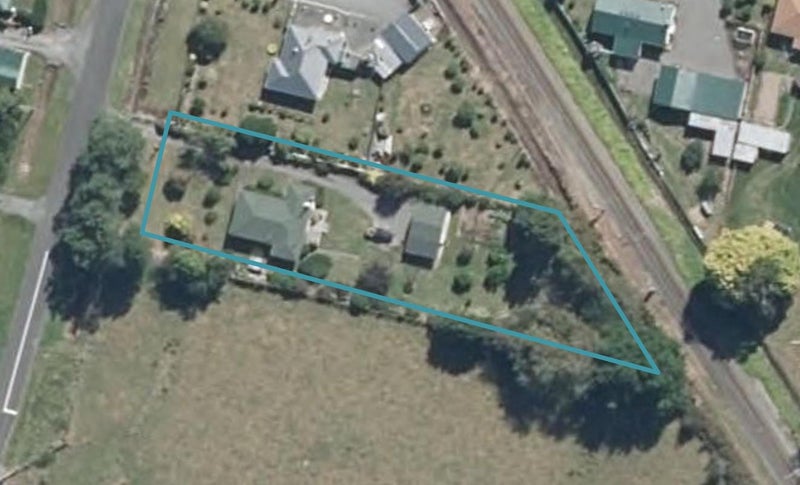 27 Main Street, Hunterville - Carousel 1