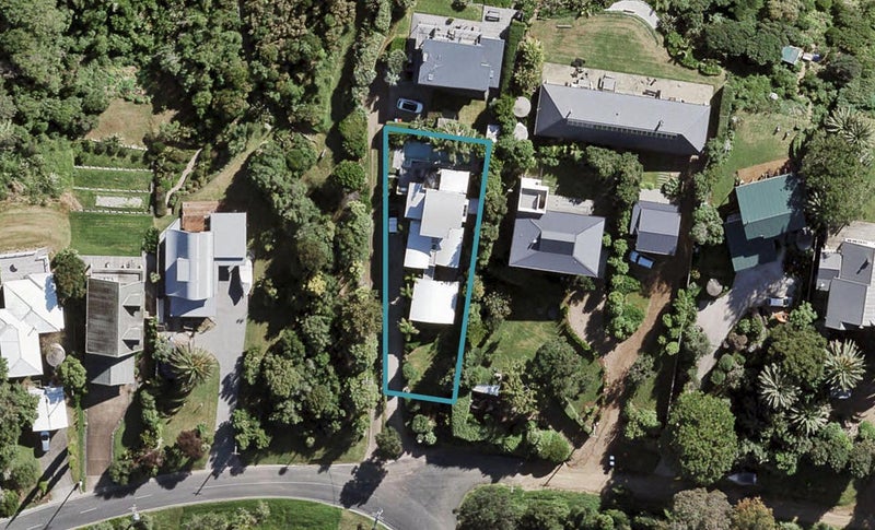 1 Pah Road, Onetangi, Waiheke Island - Carousel 1