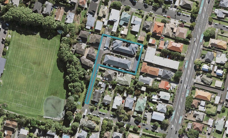 13A Watson Avenue, Sandringham, Auckland - Carousel 1