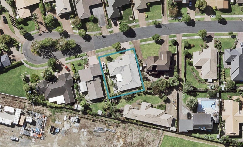 22 Simon Owen Place, Golflands, Auckland - Carousel 1