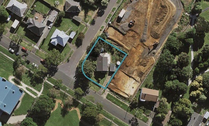 15 Maroa Road, One Tree Hill, Auckland - Carousel 1