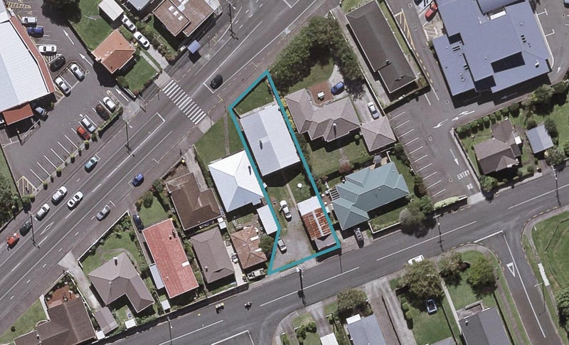 109 Tukapa Street, Westown, New Plymouth - Carousel 1