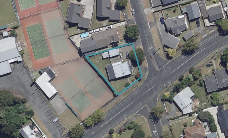 1 Hobson Street, Maeroa, Hamilton - Carousel 1